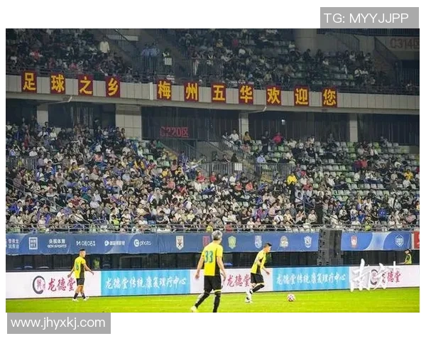 香港足球明星队赴芜湖展开友谊赛传递体育精神与城市交流新风尚